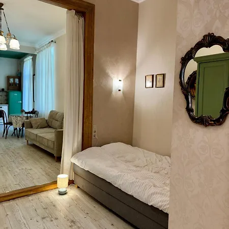 Elite Near Svoboda Avenue Apartment *